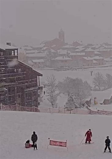 ÇA POSE DANS LES PYRÉNÉES ! Capture de l’image de la webcam des Angles, à 1500 m (Pyrénées-Orientales-France) le 20 janvier 2026 à 11h15. | La Place du Village