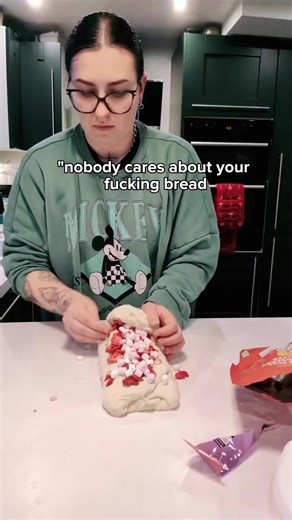 Homemade Sourdough Bread: Easy Recipe and Tips