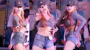 【小雯】4 Walls | 4K直拍7 | 南宁凤岭 | 南宁随舞闪耀时刻 | f(x) | 几许TV | 第172集