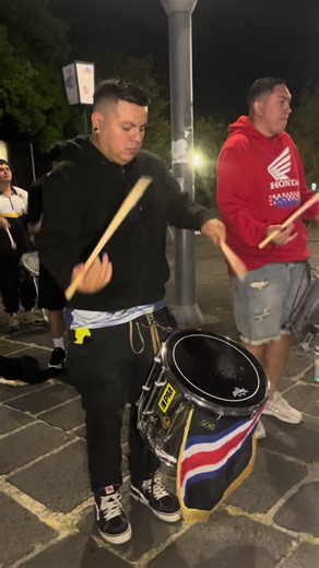 Práctica del 28/02/2026🖤 🥁🔥 Te presentamos a nuestra dirigente de cajas y director musical 💛 Síguenos y conoce a los dirigentes que hacen grande nuestra banda. #BIR #costarica #capítulo2026 #Cajas @C4CREW #bandasindependientes