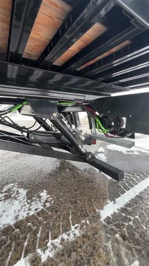 Comment descendre le stabilisateur sur un Kenworth T880 avec plateforme Jerr-Dan | Trucks n Tips