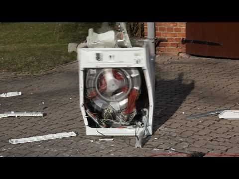 Waschmaschine vs. Betonstein | Washing Machine vs. Brick