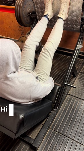 How to use the leg press properly 💥 Foot placement, depth, and control make all the difference when it comes to building strong legs safely. The leg press is great for targeting your quads, glutes, and hamstrings — but only if your setup is right. Save this for your next leg day and train smarter, not harder. 🦵🔥 #LegPress #LegDay #GymTutorial #StrengthTraining #FitnessTips @VisionRiseFitness