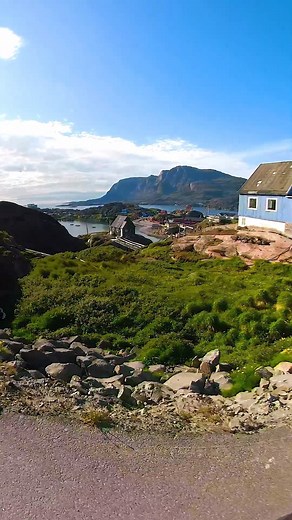 Come along for an e-bike trip around the town of Sisimiut in Destination Arctic Circle. E-bikes can be rented in Hotel Sisimiut. Video: Aningaaq R. Carlsen, Visit Greenland | Visit Greenland