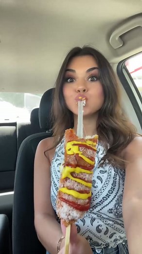 Steph Pappas on TikTok