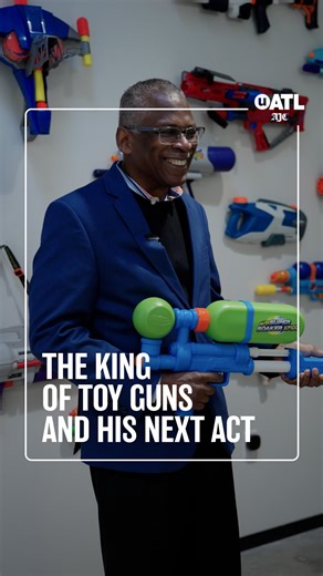Lonnie Johnson changed the world once with the Super Soaker; now he’s aiming higher. Based in Atlanta, the inventor and former NASA engineer is developing a revolutionary heat engine called JTEC that can convert solar heat directly into electricity, helping fight climate change. Johnson shares his journey from toy innovation to energy breakthroughs. Despite the challenges and naysayers, it’s his passion for turning vision into reality that keeps him going. 🎥: AJC | @AllThings1990s, @RetroToysan