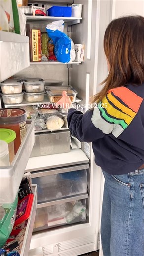 2025’S MOST VIRAL RECIPES 🔥 Comment “SEND” and I’ll deliver all 10 recipes straight to you! 10. Breakfast Burritos – freezer-friendly, make-ahead perfection 9. Green Chili Chicken Enchiladas – the OG recipe that never stops trending 8. Spaghetti Squash Lasagna Boats – cozy comfort with a lighter twist 7. Buffalo Chicken Salad – bold, satisfying, and always a hit 6. Mason Jar Black Bean Corn Salad – meal prep magic 5. Smashed Dumpling Tacos – crispy, fun, and totally addictive 4. Air Fryer Cotta