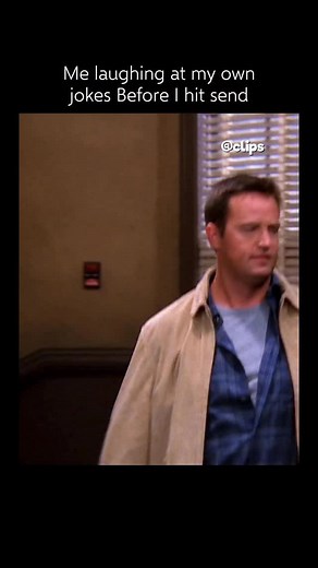 🎬 Interesting fact: Friends (1994–2004) — Jennifer Aniston was originally the last main cast member to sign on because she was already attached to another sitcom (Muddling Through). NBC even delayed that show’s cancellation so they could cast her in Friends — meaning Rachel almost had to be played by someone else. | Clips