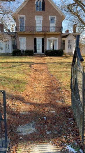 This mansion in Kentucky is said to be haunted 👀 The Woodlawn Estates in Kentucky reportedly once served as a brothel, a nursing home, and also a private residence. Many visitors report hearing footsteps, disembodied voices, and have claimed to have dealt with a negative entity on the second floor who wanted them out of the house 👻 All of that said- would you live in a place like this? #ghostgeneration #HauntedNights #paranormal #ghosthunting #ParanormalInvestigation #hauntedhouse #kentucky #w