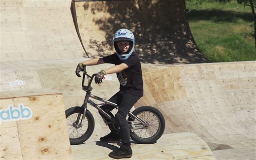 CAIDEN CERNIUS - 2023 FITBIKECO. SIGNATURE BIKES.mp4