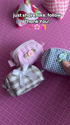 Have you already tried to sew mini pouch? If no, this is your sight to begin with this project. Super easy and beginner friendly diy sewing project to make under 1h. Also you can use fabric scraps You only need approx 10x10invches of fabric. Check the pattern or video tutorial for more info. Link in my profile. #sewing #diy #sewingpattern #beginnersewing #minipouch