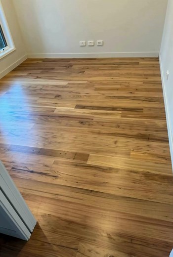 We are looking to help Homeowners near Portland who need their floors replaced. 🏠 We built a flooring calculator that allows you to quote your own flooring project in just minutes. Yes, even including installation, demo, and materials. 🤩 We specialize in: - Hardwood Flooring - Luxury Vinyl Plank - Laminate Flooring - Carpet Installation Upgrade Your Floors Today With Homze! | Homze