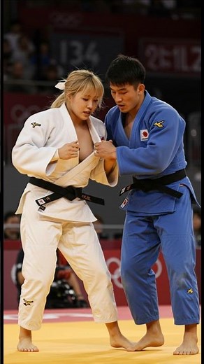 A female judoka showing off her impressive skills #judo #judoka #athlete #mma #martialarts #유도