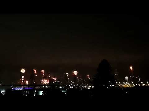 Melbourne's (distant) fireworks - 2025 NYE