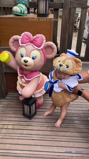 Duffy and Friends Costume Fun at Tokyo DisneySea