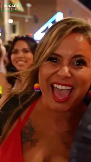 1.3K views · 15 reactions | Beautiful ladies on street Las Vegas Nightlife walking tour 2024 | MenKiBaat | Facebook