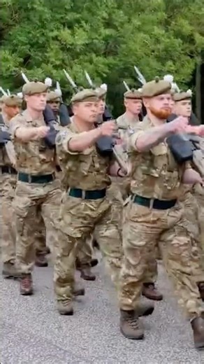Goosebumps! The Royal Regiment of Scotland 🏴󠁧󠁢󠁳󠁣󠁴󠁿 Marches Through Motherwell