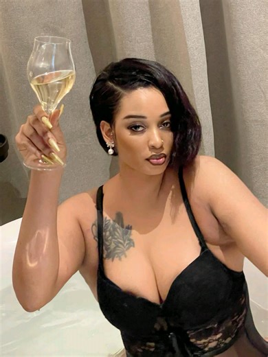 Explore Beautiful Girls with Stunning Curves