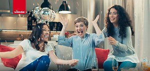 Χαμός στο Πρωτοχρονιάτικο πάρτυ; Χρειάζεσαι καθάρισμα στο τσακ μπαμ; Ανακάλυψε το Vileda Quick & Clean! Αποκτήστε τη τώρα εδώ: https://goo.gl/49rUdp | Vileda Greece