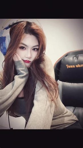 天气不错 我们见面吧#当时的自拍还不熟练 #夸我不然别说话 #压迫感其实都是装的 #闲的没事干