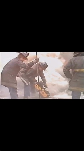 🔥 Old school FDNY Rescue 3 in Da Bronx making some skylights on a top floor job! 🎥 Credit to: TheSaltyHelmet #fire #firedepartment #firefighter #firefighters #TailboardLeadership #firemen #fireman | Tailboard Leadership