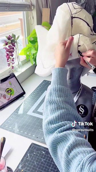 ✨Make a fulllsuit with me! ✨Join me on part one - day two! Day two will be split in a few parts because I did so much the video would be too long👹 ##furrytiktok #fursuitmakers #fursuit #fursuitersoftiktok #fursuitwip #fursuitfriday #sproutsuits #fyp #furryfandom #fursuitmaking #fursuitmaker #fursuitcommission #fursuitcommissionsopen