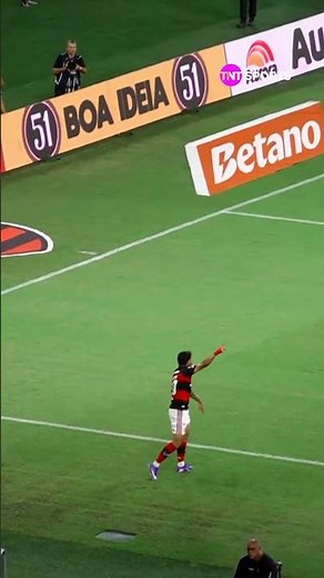 Paquetá knows what it's like to play in Flamengo's jersey! #shorts