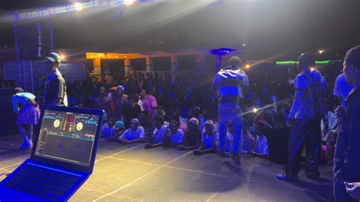 Fireworks only#tiktokviral #fypシ @DJ Maxwell Gh @Akesesemdj