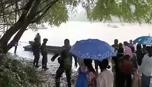 Thailand is forcing Karen refugees back to the conflict zone in Dooplaya, Karen State. Thai @MFAThai should stop forcing refugees back across the border, allow humanitarian aid and end all cooperation with the Burmese military. #WhatsHappeninglnMyanmar | Karen History