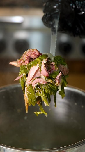 Cole Roberson “ThatSavageKitchen” on Instagram: "The Best Collard Greens Recipe (What’s your favorite Thanksgiving Side?) * You can Use Pork that’s what my parents do but fun fact This was my first time having it with turkey (Traditionally)* • Ingredients - Cook time - 1Hr 20min 2 Bundles of Collard Greens (Recommended: 2 More Bundles) 1 Whole Onion (Sliced) 6 Cloves Garlic 6-8 Cups Water 1 Tbsp Better than Bouillon 3 Small Turkey Legs or 1 Big One (Smoked!!) 2 Tbsp Apple Cider Vinegar 1 Tsp Oni