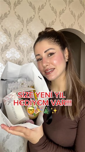 Elif Biter on Instagram: "Beni takip edip bu videoyu b*ğenmeniz yeterli!🤍 🎁H*ediyeyi 15 Ocak’ta açıklayacağım🤓 Ürünlerde #reklam yok #hediye"