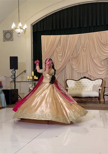 Winged my solo dances🫣🤪 - #mehndi #pakistani #wedding #mehndidance #shaadi #shaadiseason #fyp #fypppp #browntiktok #browntok #desidance #desibride #foryoupage #pakistaniwedding