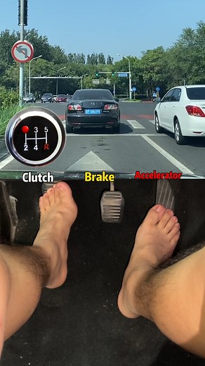 修车师妹 on Instagram: "A video teaches you how to park, start, accelerate and upshift when driving #cardriving #tips #car #drivinglessons"
