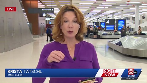 Kansas City International Airport air traffic controllers call for end to shutdown as they work without pay