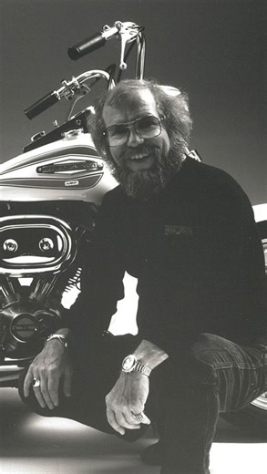 “Form follows function but both report to emotion” 🧠 When it comes to design, Willie G. knows best how intentional designing motorcycles is 💯 Episode 33 🔗 in bio #PipeDreams #Podcast #Racing #HDHeritage #Legacy #Milwaukee #Baggers #MotoAmerica #LawTigers #LThasyourback #YuasaBattery | Pipe Dreams Podcast