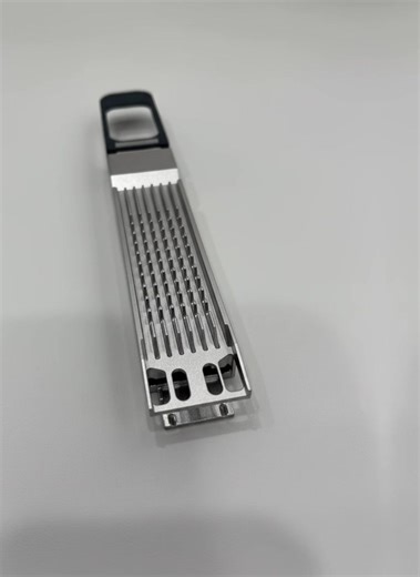 Optical modules are not just about optics — the housing plays a critical role in long-term reliability and performance. For SFP / SFP / QSFP / QSFP-DD and AI data center applications, zinc die-cast housings are essential for: ✅ High-precision dimensional control ✅ EMI shielding for high-speed signal integrity ✅ Effective thermal management ✅ Mechanical strength in high-density server environments GWDiecasting (Guangwei) specializes in high-precision zinc die casting, supporting global optical mo