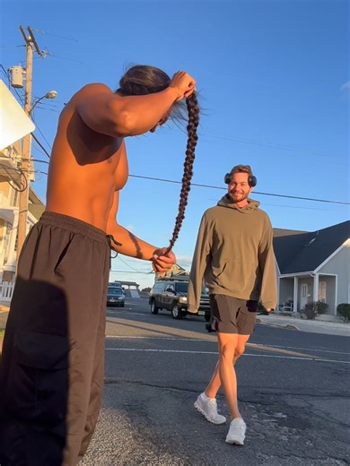 O Cabelo Dele é um CHICOTE 😳 | homem de cabelo grande
