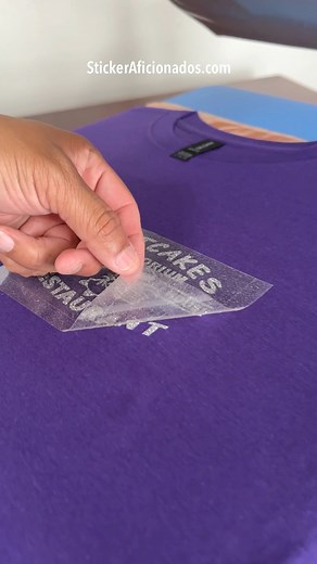 Personalizados con vinil glitter  #silhouettecameoespanol #cortedevinil #plotterdecorte #trabajodesdecasa | Sticker Aficionado | Facebook