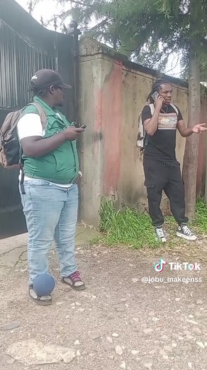 Hilarious Running Bomb Prank in Public