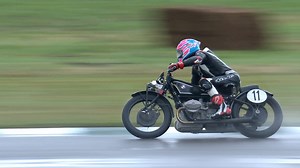 701K views · 9.6K reactions | Isle of Man TT hero Davey Todd set a lap 1.5 seconds faster than everyone else. Incredible. Not only that, but just check out how he has to change gear 勞. That 1929 #BMW R57 Kompressor is a very difficult motorbike to get to grips with, but Todd is a master. #GoodwoodRevival | The Goodwood Revival | Facebook