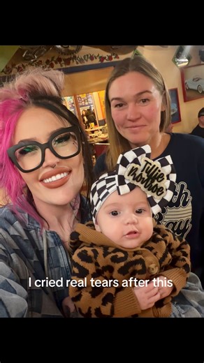 That one time I casually met one of my FAVORITE celebrities at Chuys 😭😭😭🖤🖤🖤 #famous #famouspeople #movies #actors #actress | Holiday Roberts