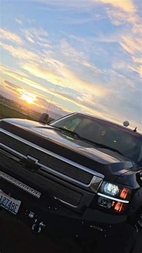 𝕭𝕰𝕬𝕾𝕿𝕸𝕺𝕯𝕰7.0 (@beastmode7.00)’s videos with Kickin Up Mud (Remix) - The Lacs & Ira Dean