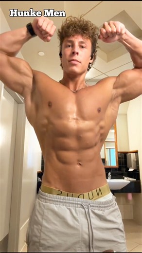 Pectorals#aesthetic#muscle#motivation#posing#abs#chest#biceps#model#body#hunk#gym#workout#back#bulge