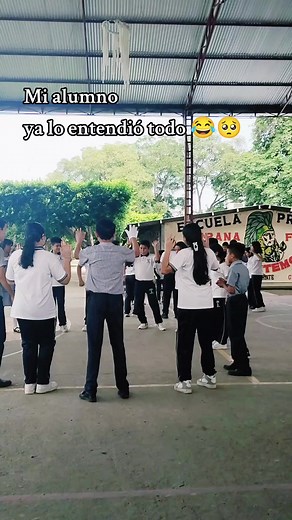 El ensayo se puso interesante jajaja 💕 #alumnos #vals #escuela