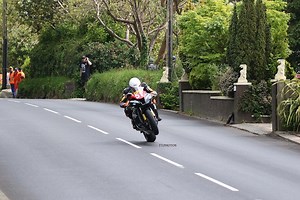 7.7K views · 41 reactions | WHAT AN INSIGHT TTPHOTOS With Mike Booth at the Bennetts classic TT Isle of Man 2019 | TT photos | Facebook