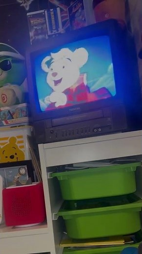 Family home entertainment VHS Christmas previews