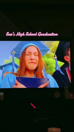 Sue’s High School Graduation Moment in The Middle
