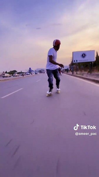 Replying to @AL_HUZAIFY #skate #rollerskate #rollerblade #skatelife #skater #skateworld #rollerblade