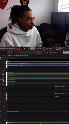 nate 💻🎧 on Instagram: "On the run.. 💼🏃‍♂️💨 #producer #ﬂstudio #music #thatjawnjawn"
