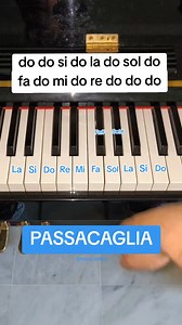 988K views · 16K reactions | Passacaglia con una mano✨ #easy #piano #pianotutorial #pianolesson #pianomusicalite | Piano Musicalité | Facebook